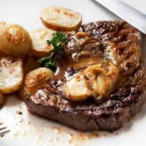 BEEF MUSHROOM STEAK